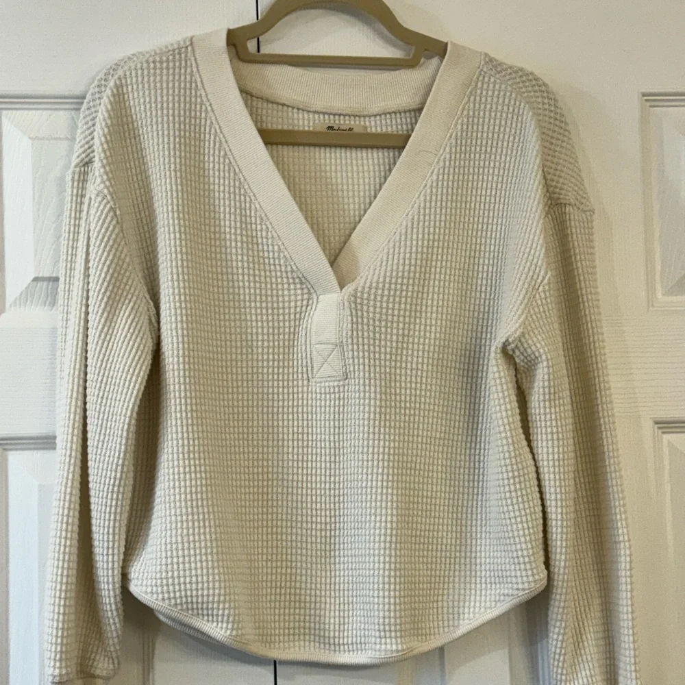 Madewell Brushed Waffle V-Neck Tee - Picture 2 of 6